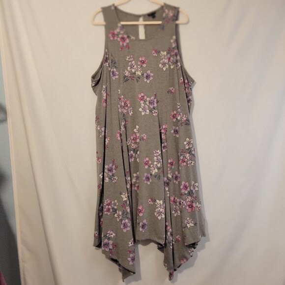 Torrid Dresses & Skirts - Torrid 4x Gray Floral Knit  Sharkbite Tank Dress
